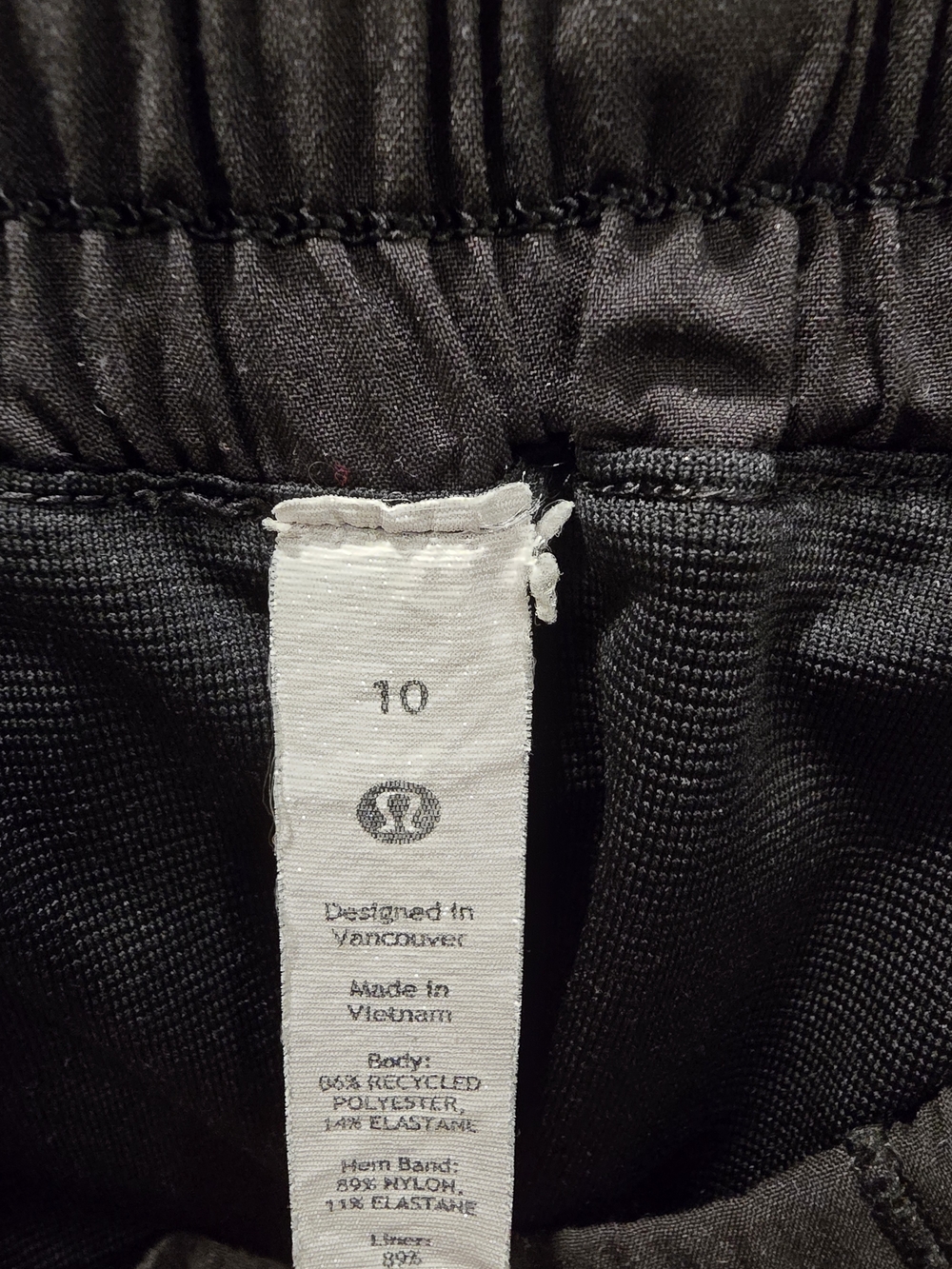 Lululemon 2.5" Hotty Hot Low Rise Shorts - Picture 2 of 4